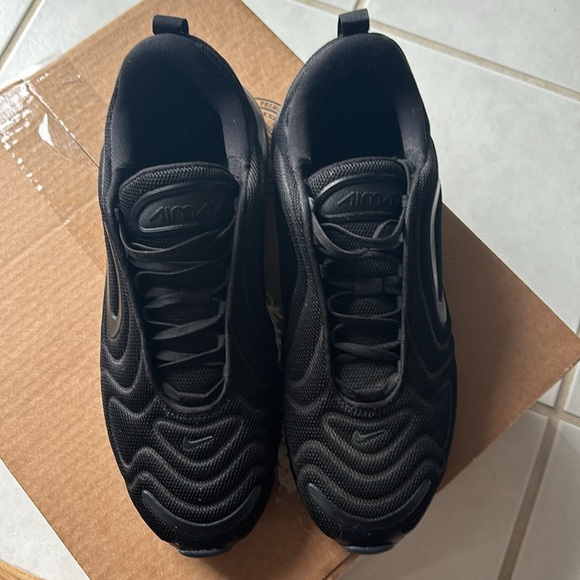 Men’s Nike Air Max 720 Size 10 - Picture 3 of 9